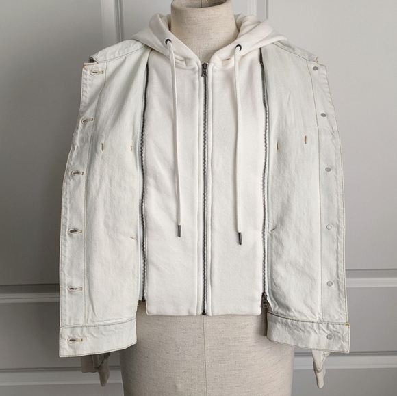 alice + olivia Jacket Denim Jean Removable Zip Out Hood Bleached Indigo L NWT - Picture 10 of 16